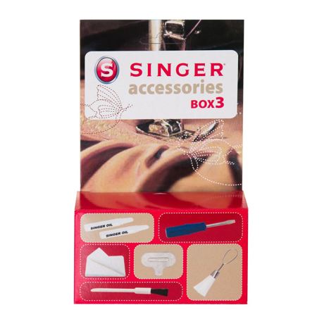 Accesorii Singer Box 3, instrumente de curatat si intretinut masina cusut: perie mare de curatat, laveta umeda, perie mica de curatat, surubelnita mica, pompita cu ulei, surubelnita placa de ac