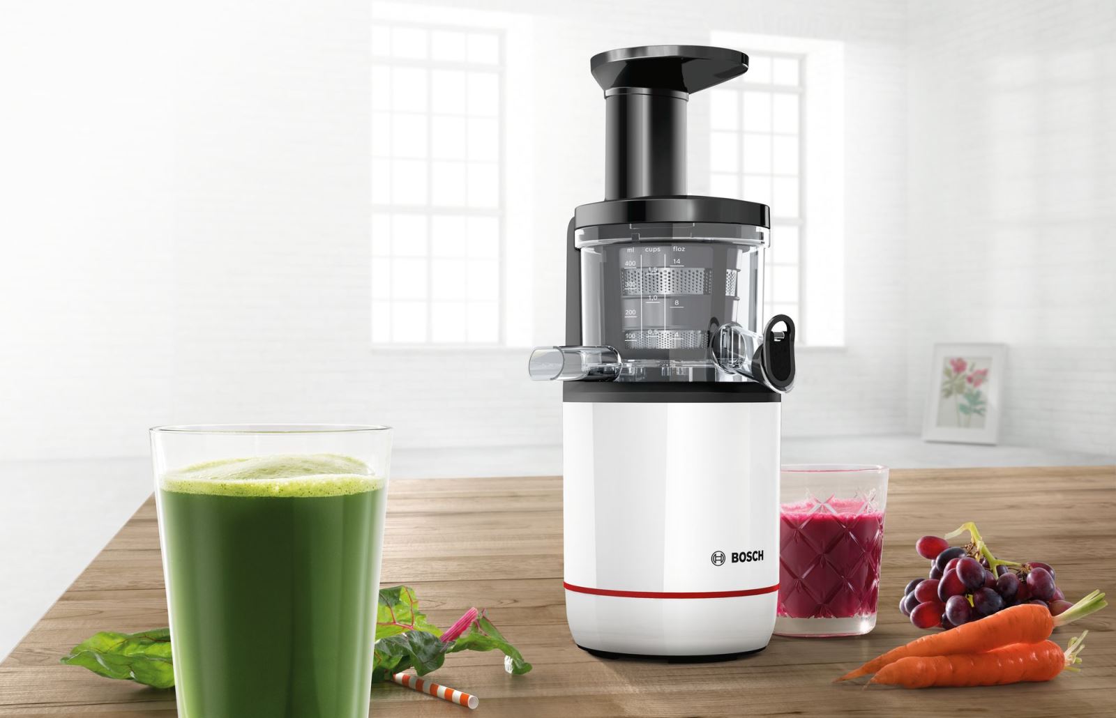 Storcator de fructe cu melc Bosch MESM500W