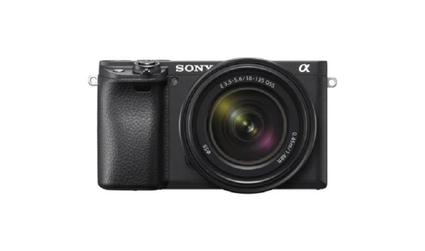 SONY ILCE6400MB.CEC - ALPHA 6400 MIRRORLESS CAMERA WITH 18-135MM LENS KIT
