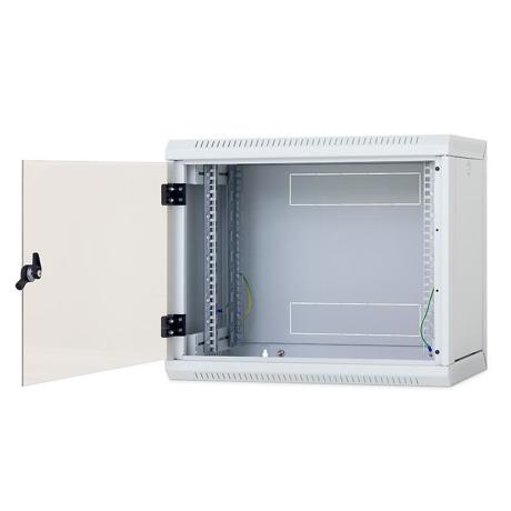 Rack de perete Triton sectiune simpla 6U 600mm adancime usa sticla panouri laterale detasabile, sectiuni acces cabluri sus/jos/spate securizare cu cheie, 1 pereche montanti reglabili, fabricat din tabla galvanizata IP30 gri