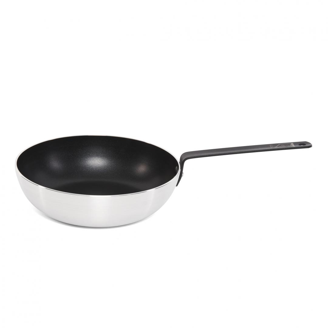 "PROFESSIONAL WOK PAN 28x8 CM
Material: pressed aluminum + steel handle
Inside coating: non-stick
Outside coating: polished aluminum  satin finish
Induction base"